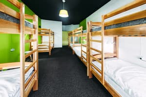 Хостел Happy Hostel Kiev. Место в женском 10-местном номере с санвузлом 2