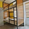 Хостел Light Life Hostel. Место в мужском 4-местном номере  1