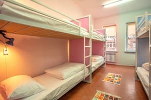 Хостел P2b hostel & bar. Место в женском 6-местном номере  1